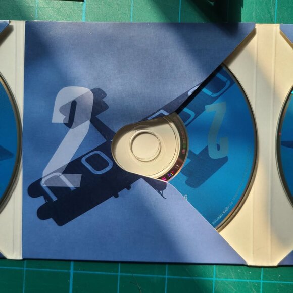 Microsoft FLIGHT SIMULATOR 2004 (PC / Windows) Complete | CIB w/ Tin Case - Picture 7 of 10